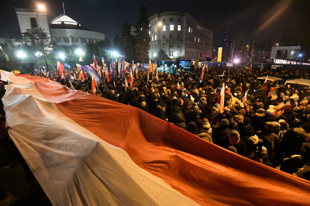 Manifestacja przed Sejmem Bartłomiej Zborowski / PAP